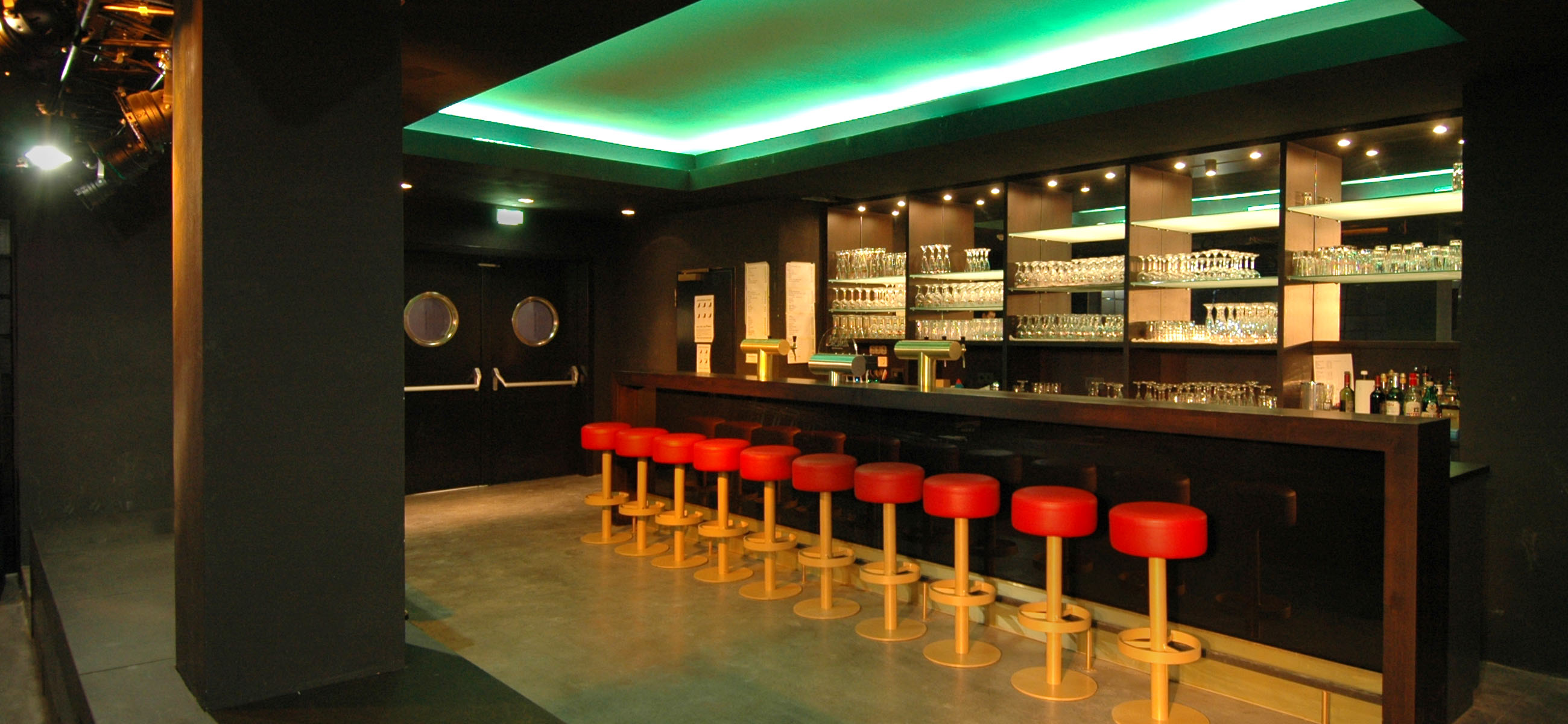 DER CLUB